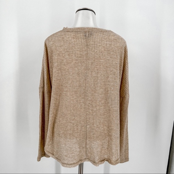 Women's Out From Under Jojo Oversized Thermal - Picture 5 of 5